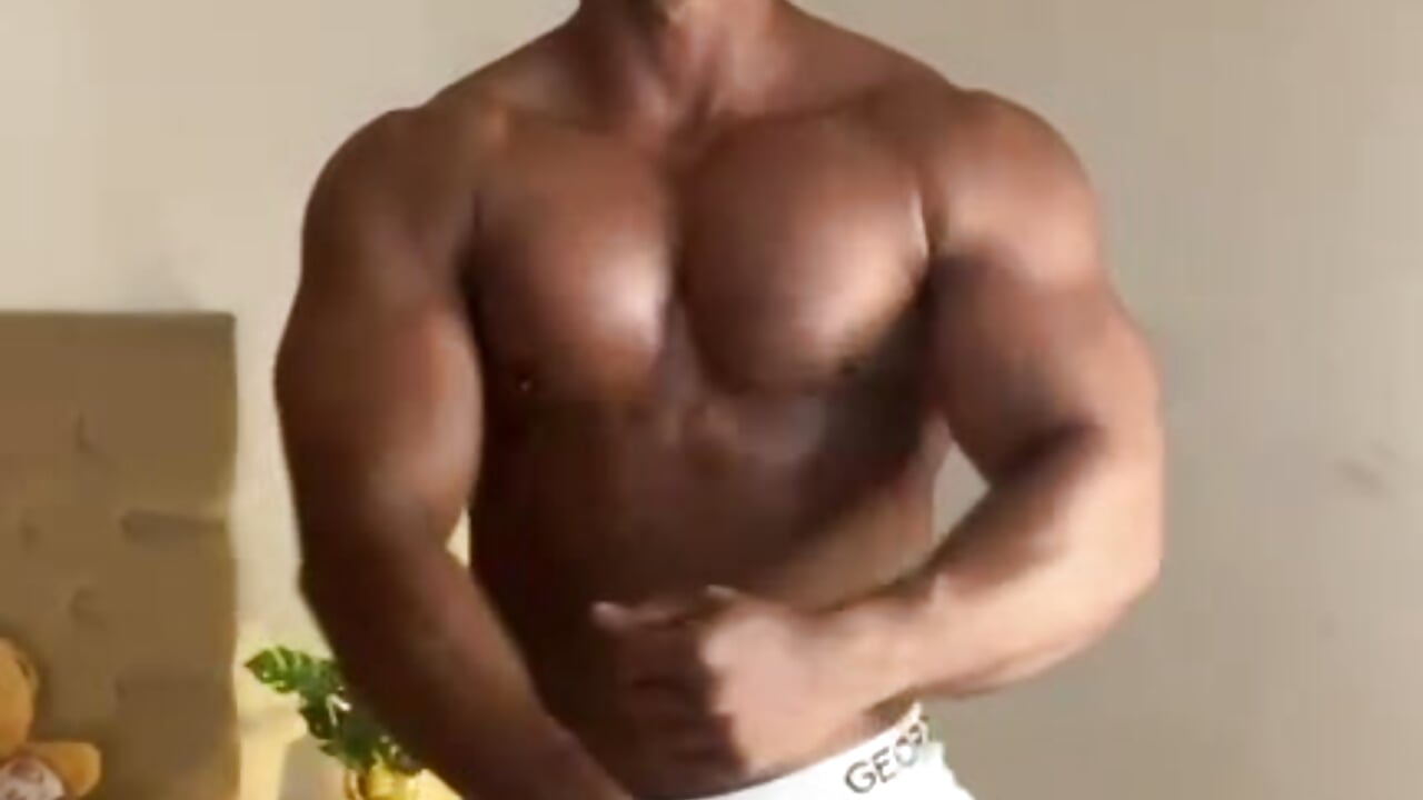 my body - video by Trevor_vinc cam model