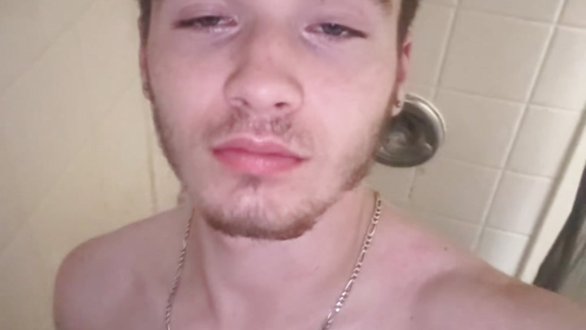 7AA998D2-1B04-4CD2-9B38-D6DD76099C37 - video av demon4ever cam-modell