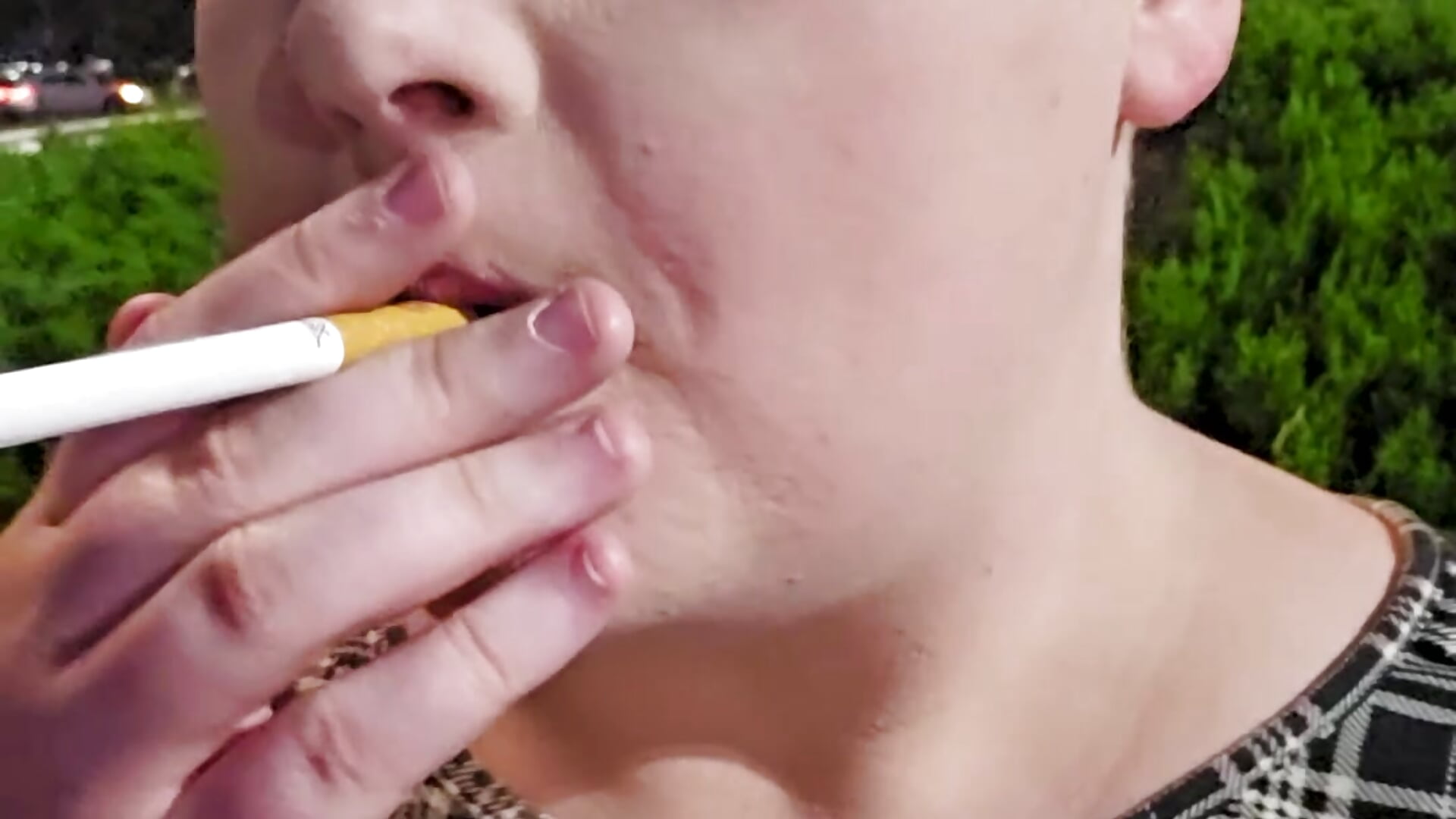 Dyv Lazuli - Domme  All Dolled Up And Smoking On Vacation - vídeo de la modelo de cam DyvLazuli