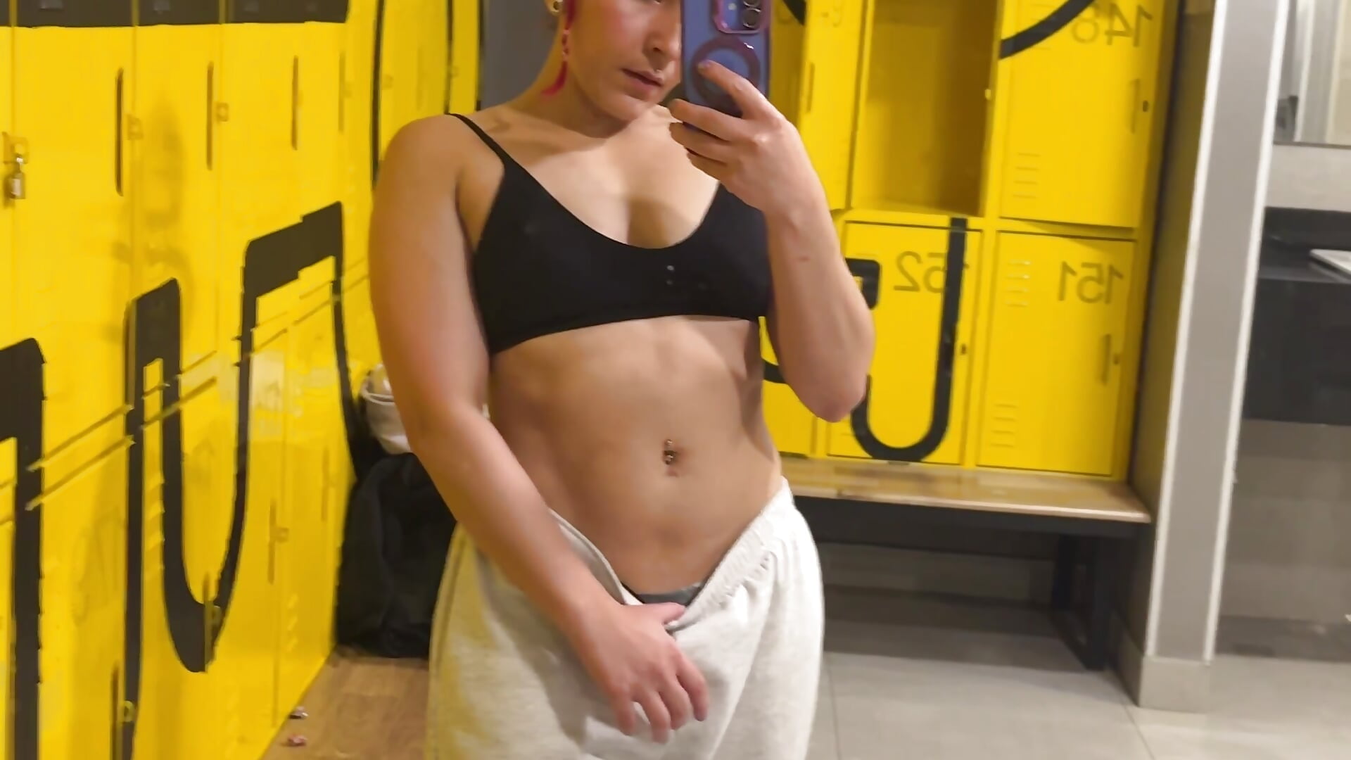 Gym Girl 💪🏼🩷 - video by Amelie-RedHoney cam model