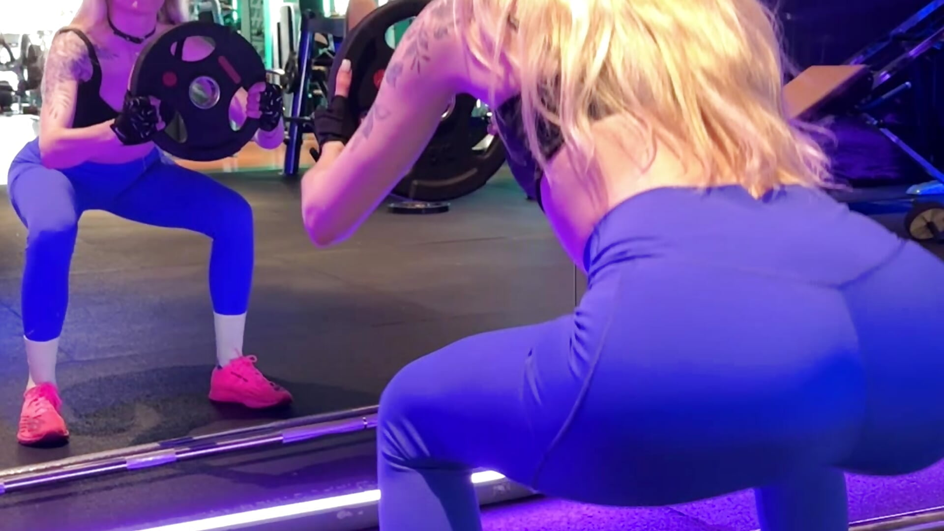 gym day💦💙🌸😊 - vídeo de la modelo de cam HEY_KITSUNKA