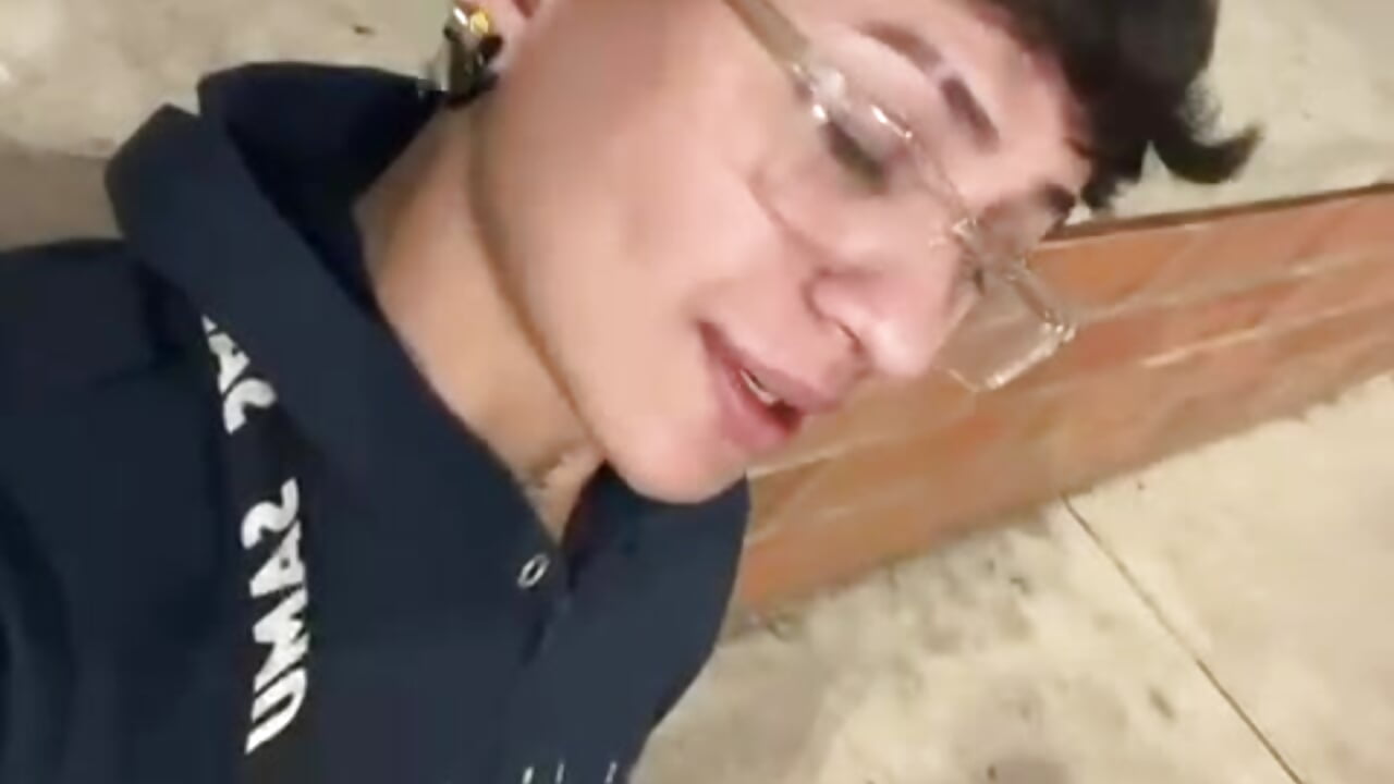 Vídeo em tendência de modelo na câmara thebaby_col 8321