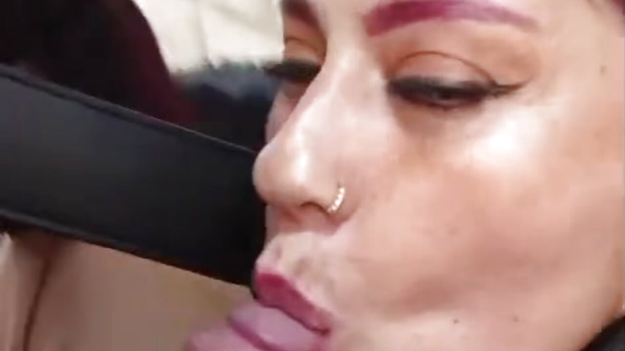 Blowjob - video by LiaAndJordi cam model