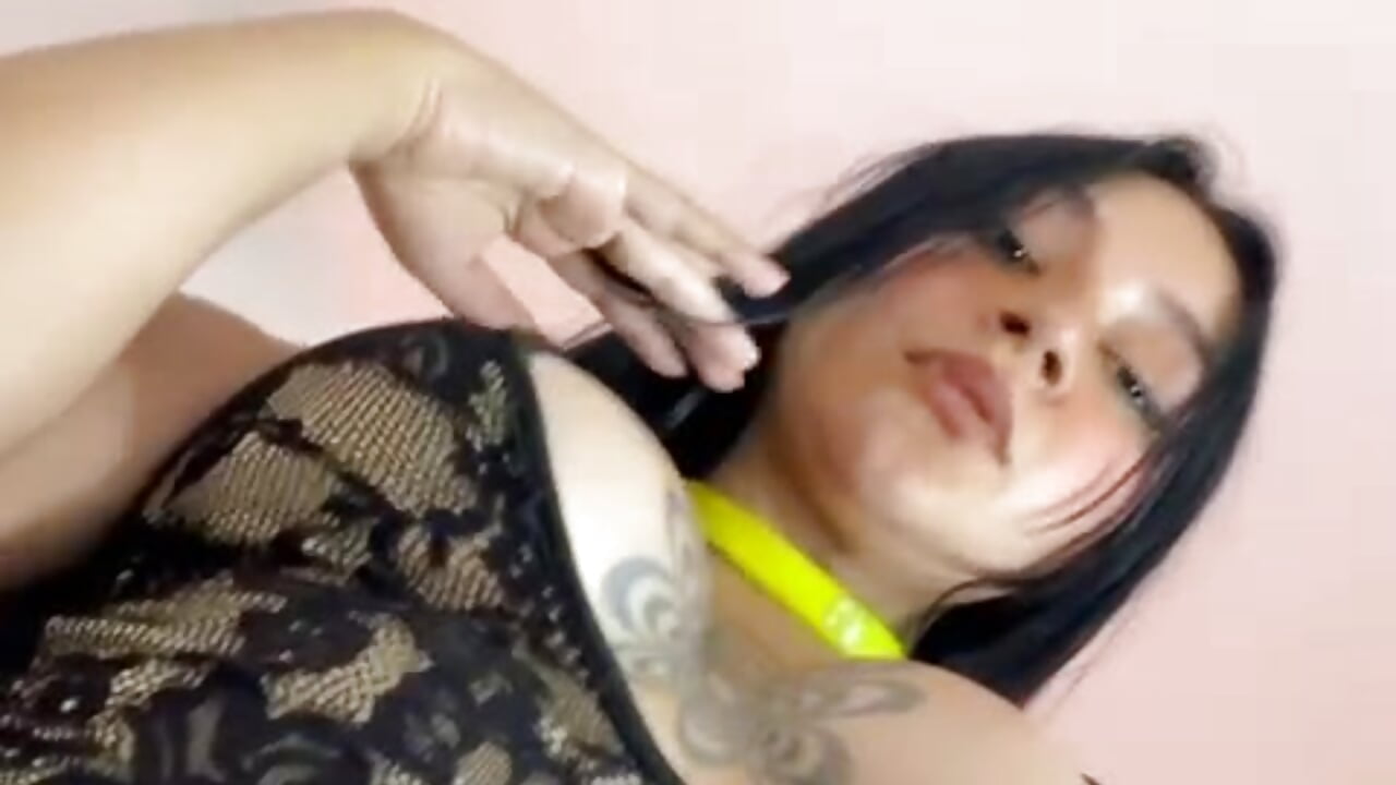 Hello – video od webkamerové modelky LunaMatr