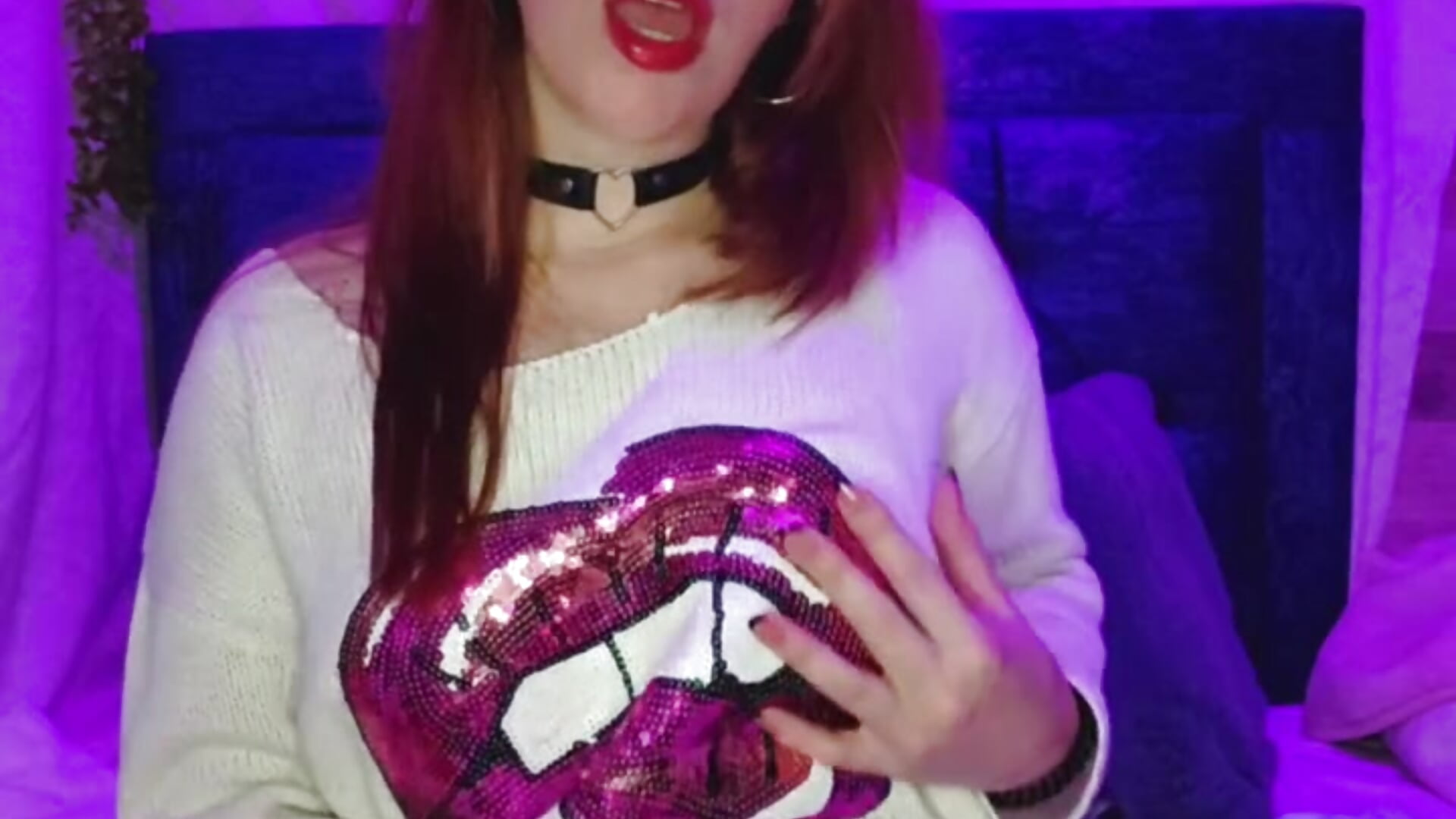 "Red Lips Glow" – video af Amber_prada cam-model