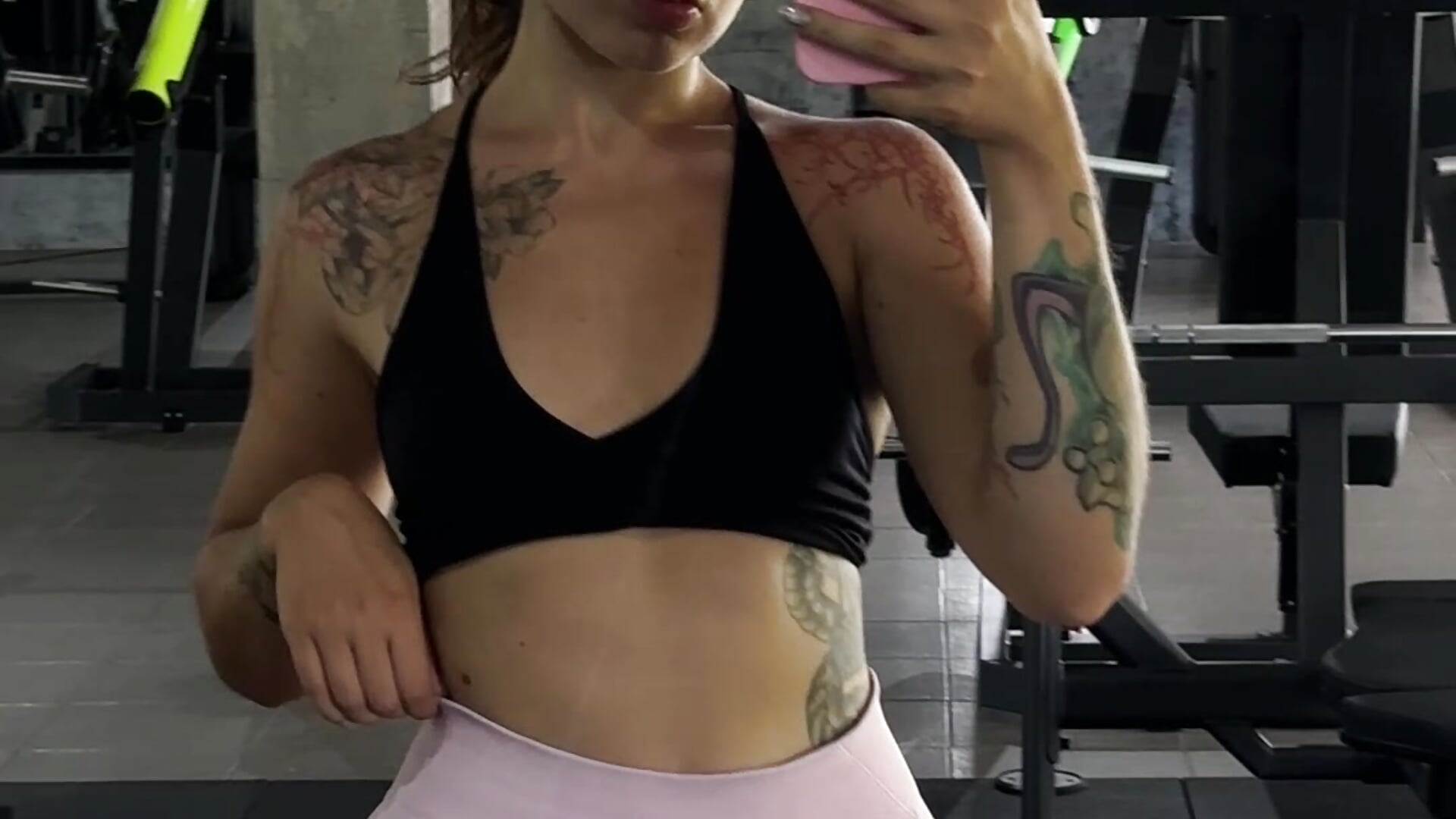 first video here - video av ChrissyBradick cam-modell