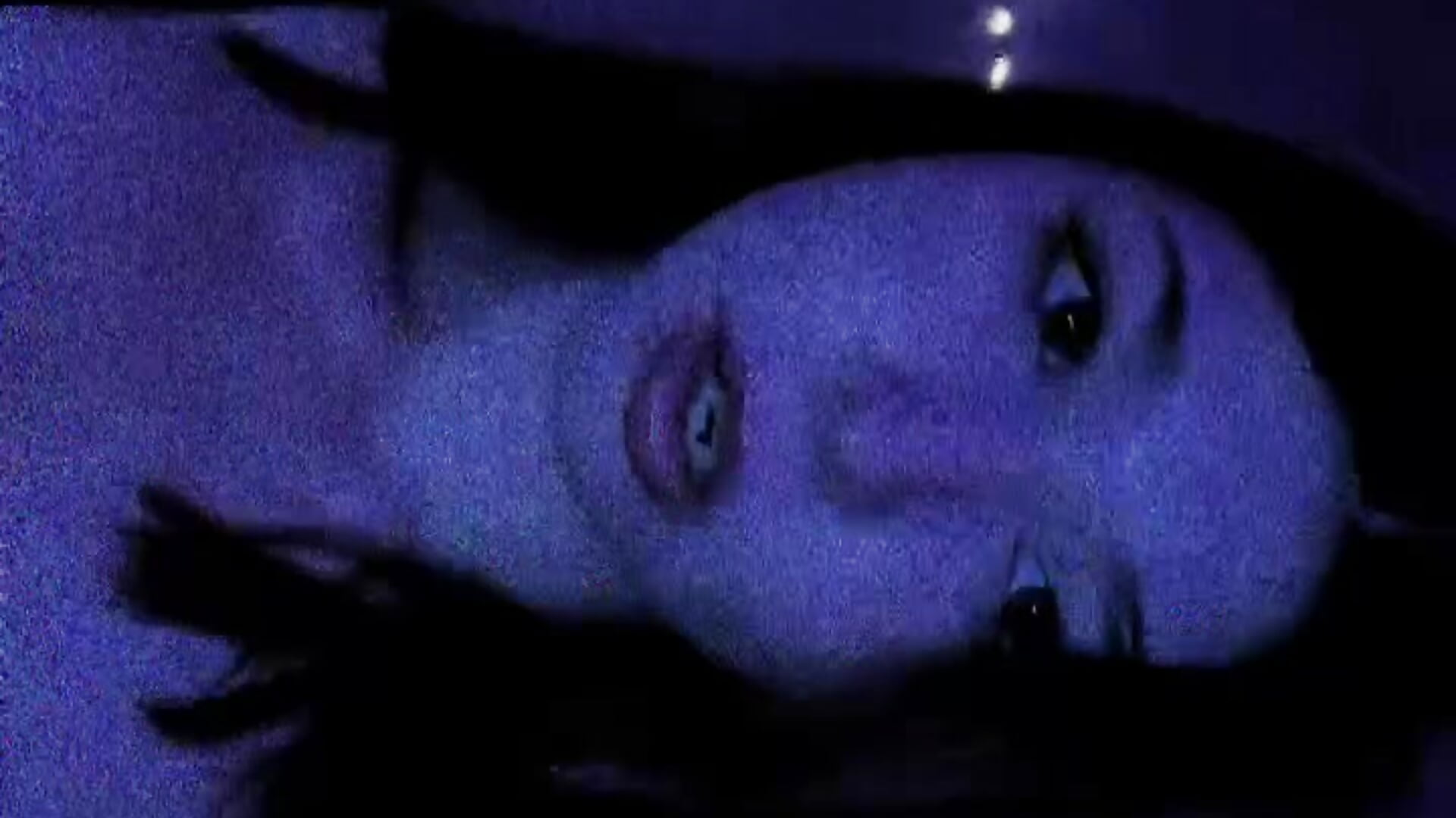 Lipstick #16 - video by MoonRavelle cam model