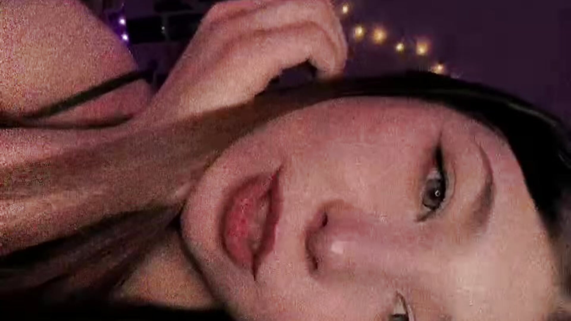 Lipstick #5 - video by MoonRavelle cam model