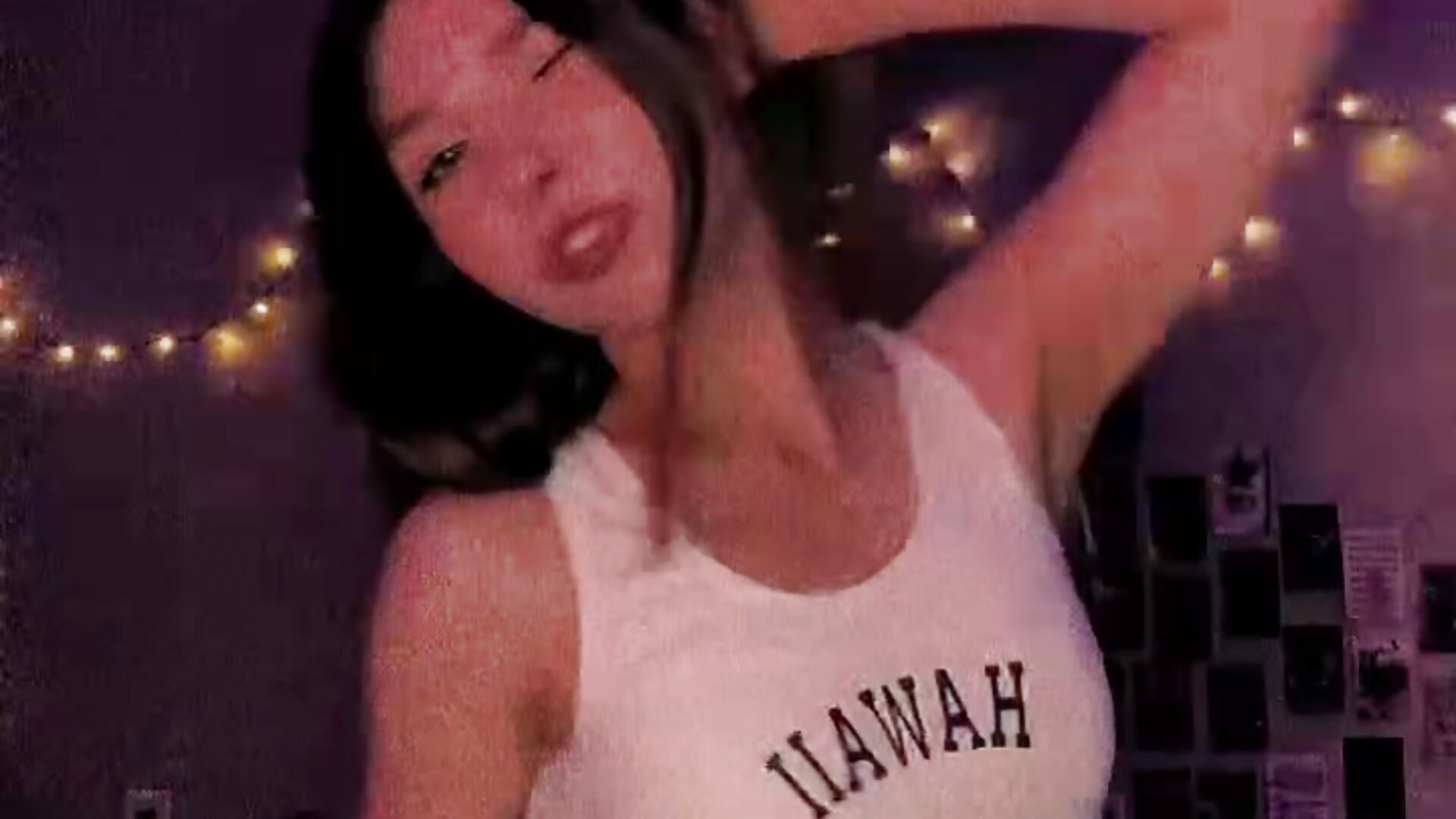 Lipstick #19 - video by MoonRavelle cam model