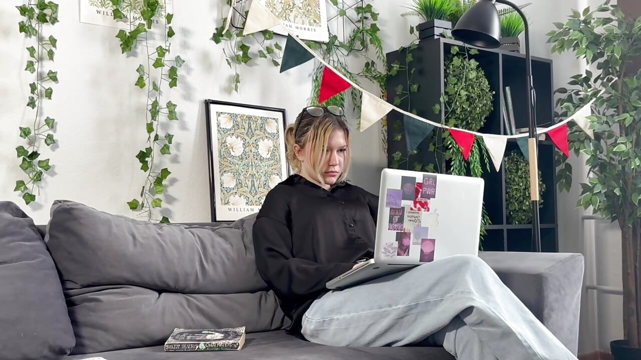 im here - video oleh model kamera EthelOdum