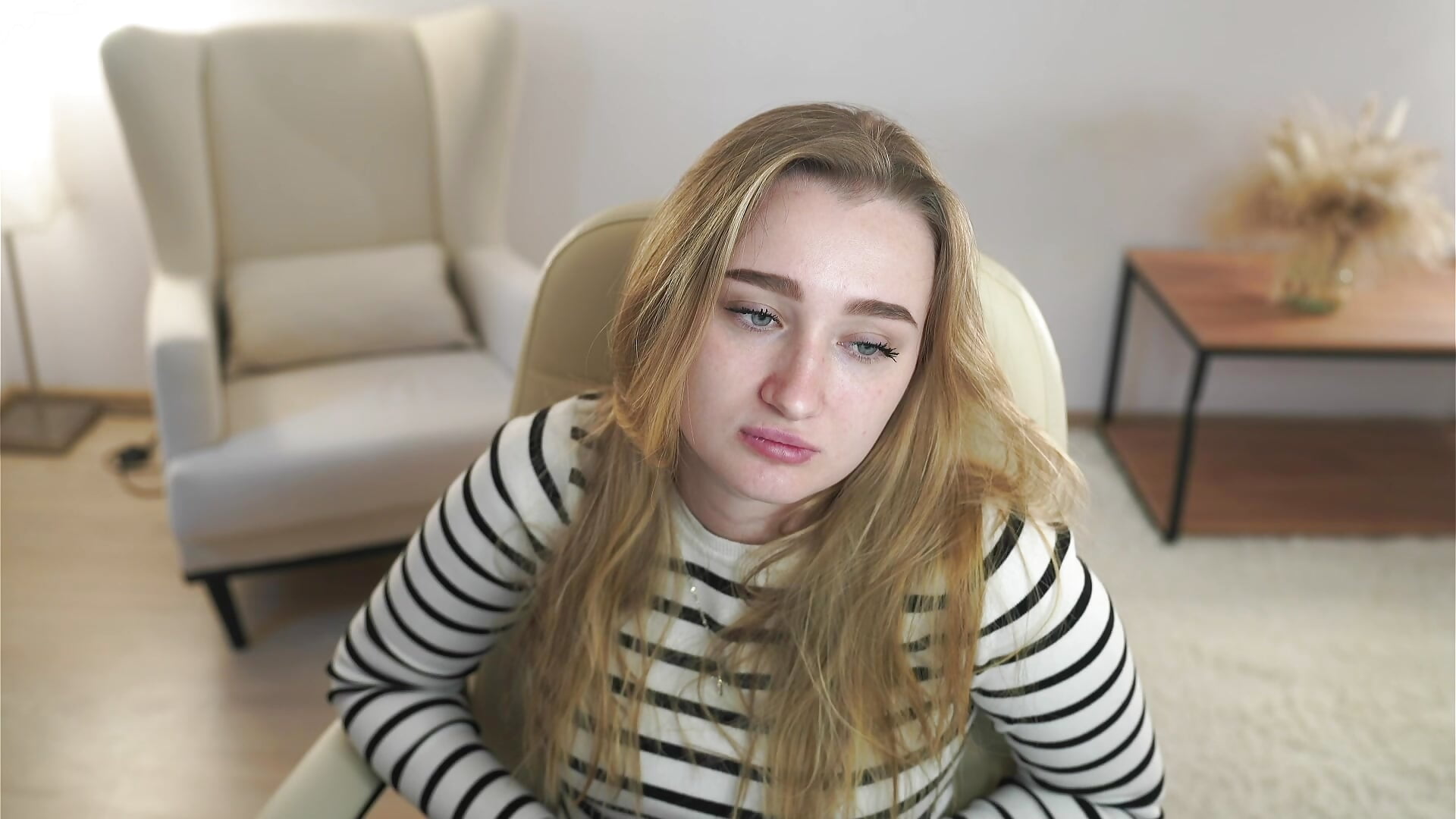 hey guys, im Alice 😊 - video av VioletteClaire cam-modell