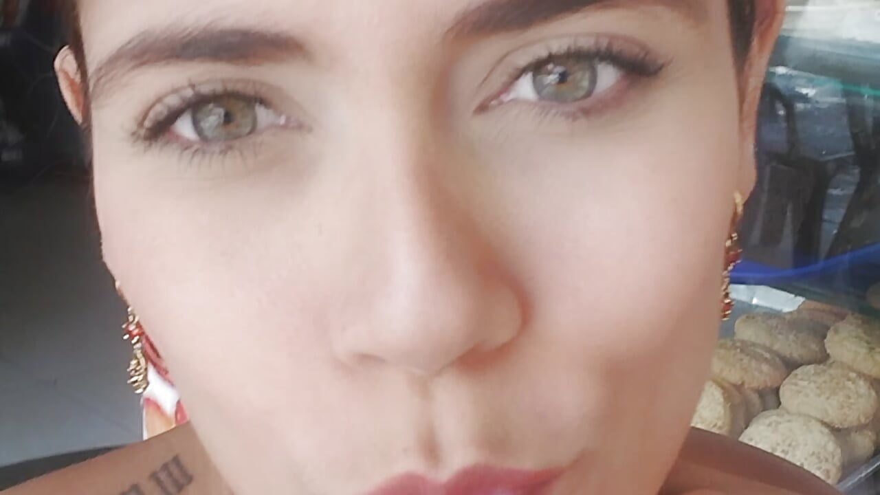 Kisses - clip cu wet_vika model videochat