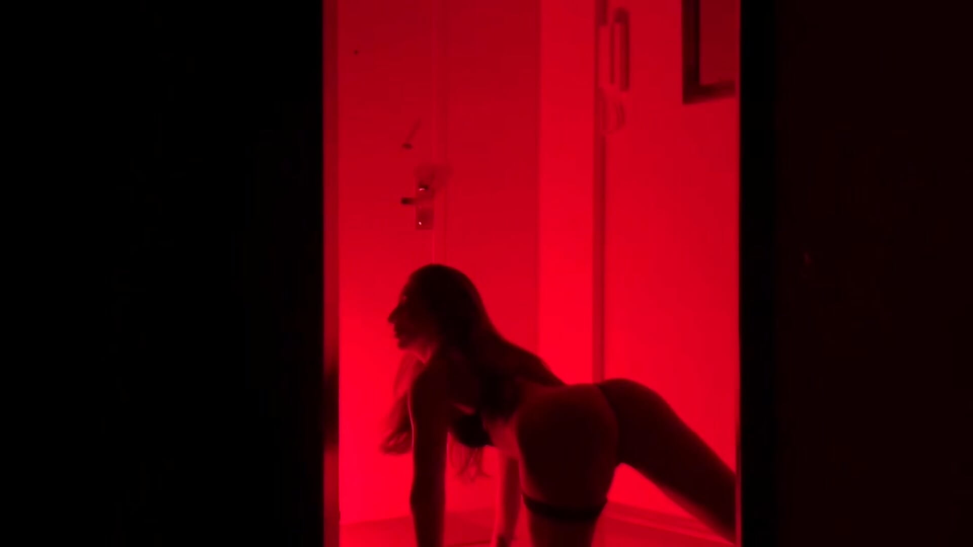 Private show 🥵💃🏻 — filmik Katylicious, modela(-lki) na kamerkach