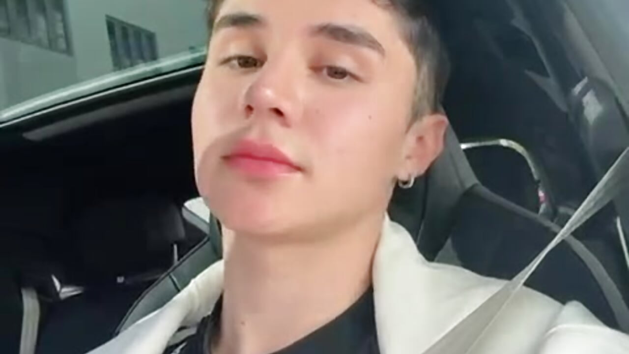 Enjoy my face💙 - video by Juandagoom cam model