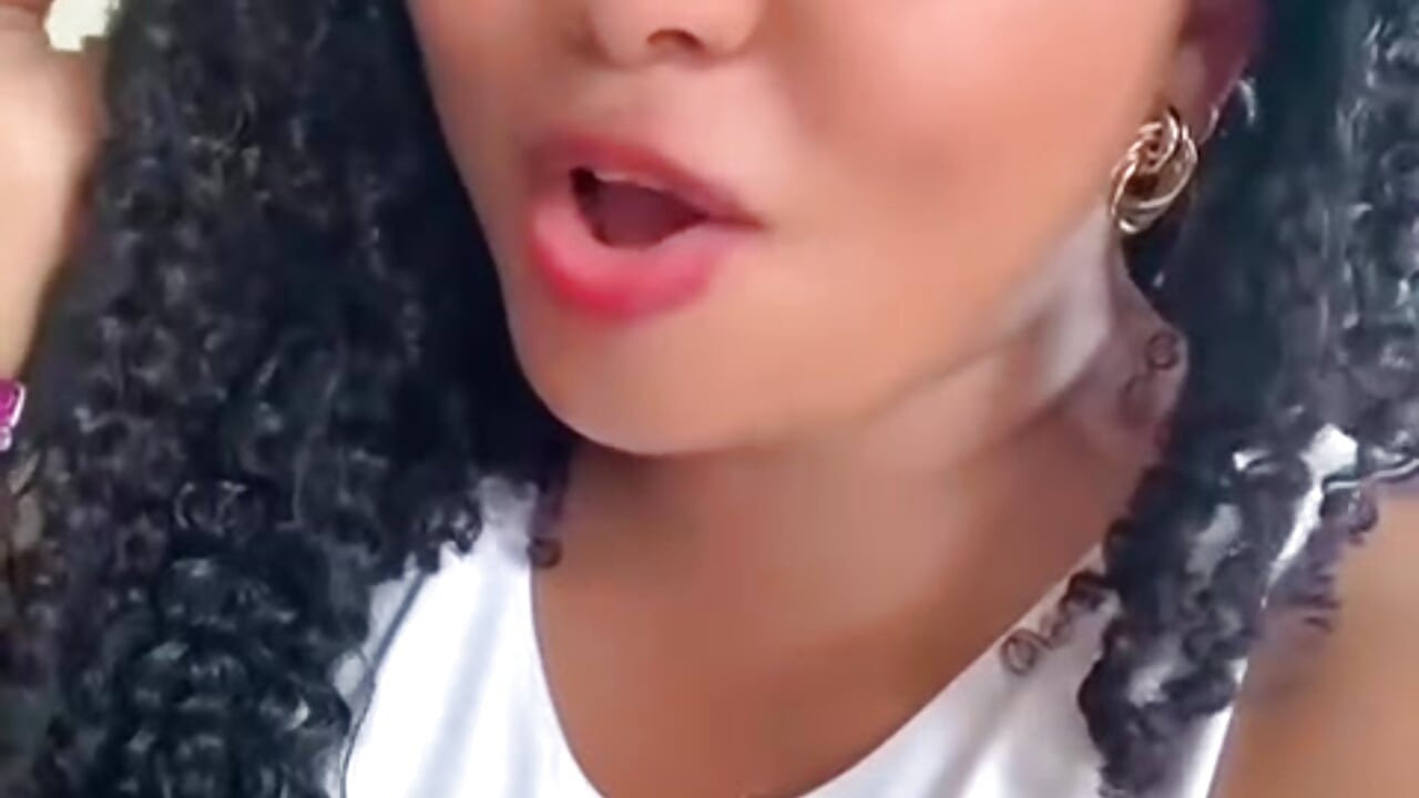 Relajada 😍😋 – видео вебкам-модели Alexa-Prins