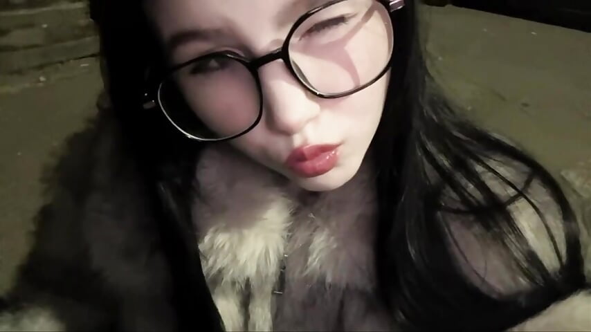 I'm on a walk outside 🚶 - video by AnnaVelour cam model