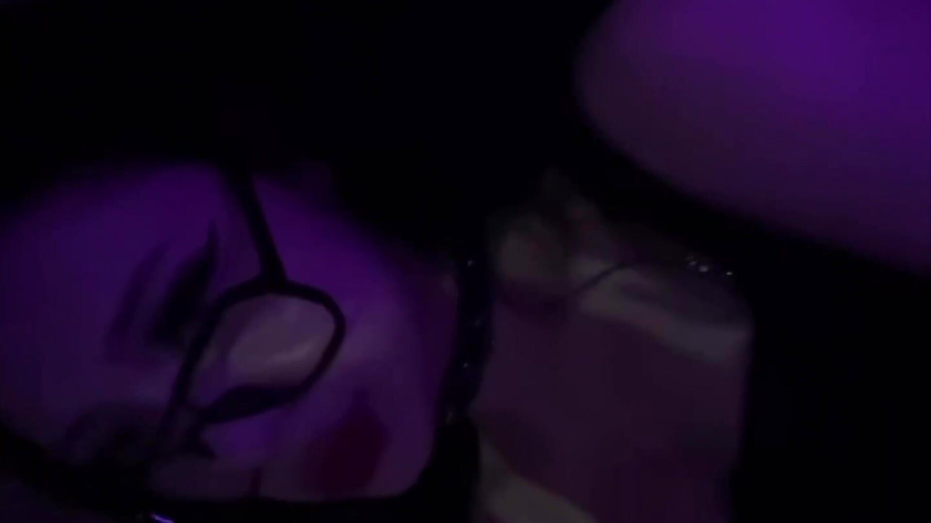 😏 – video od webkamerové modelky GothMoon_