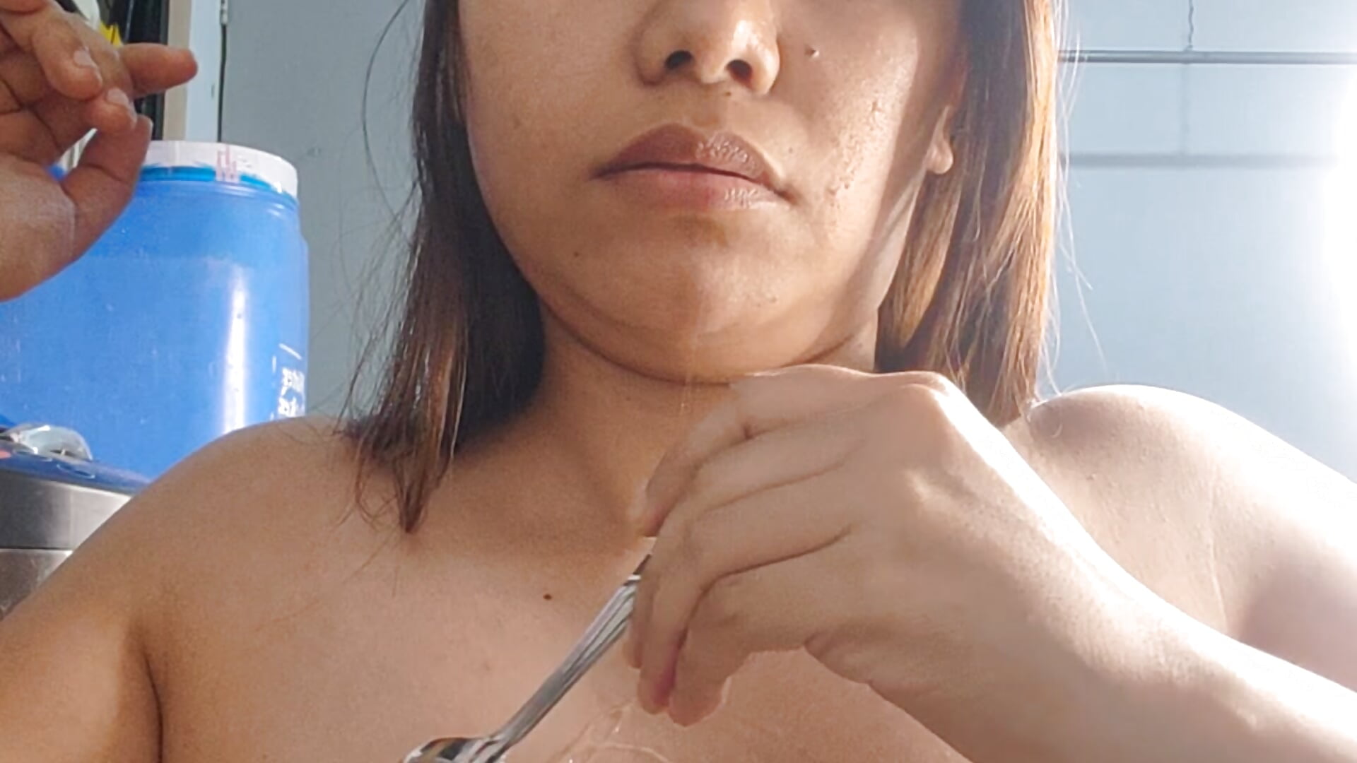 MILK Suck Boobs — filmik ShyShopia, modela(-lki) na kamerkach