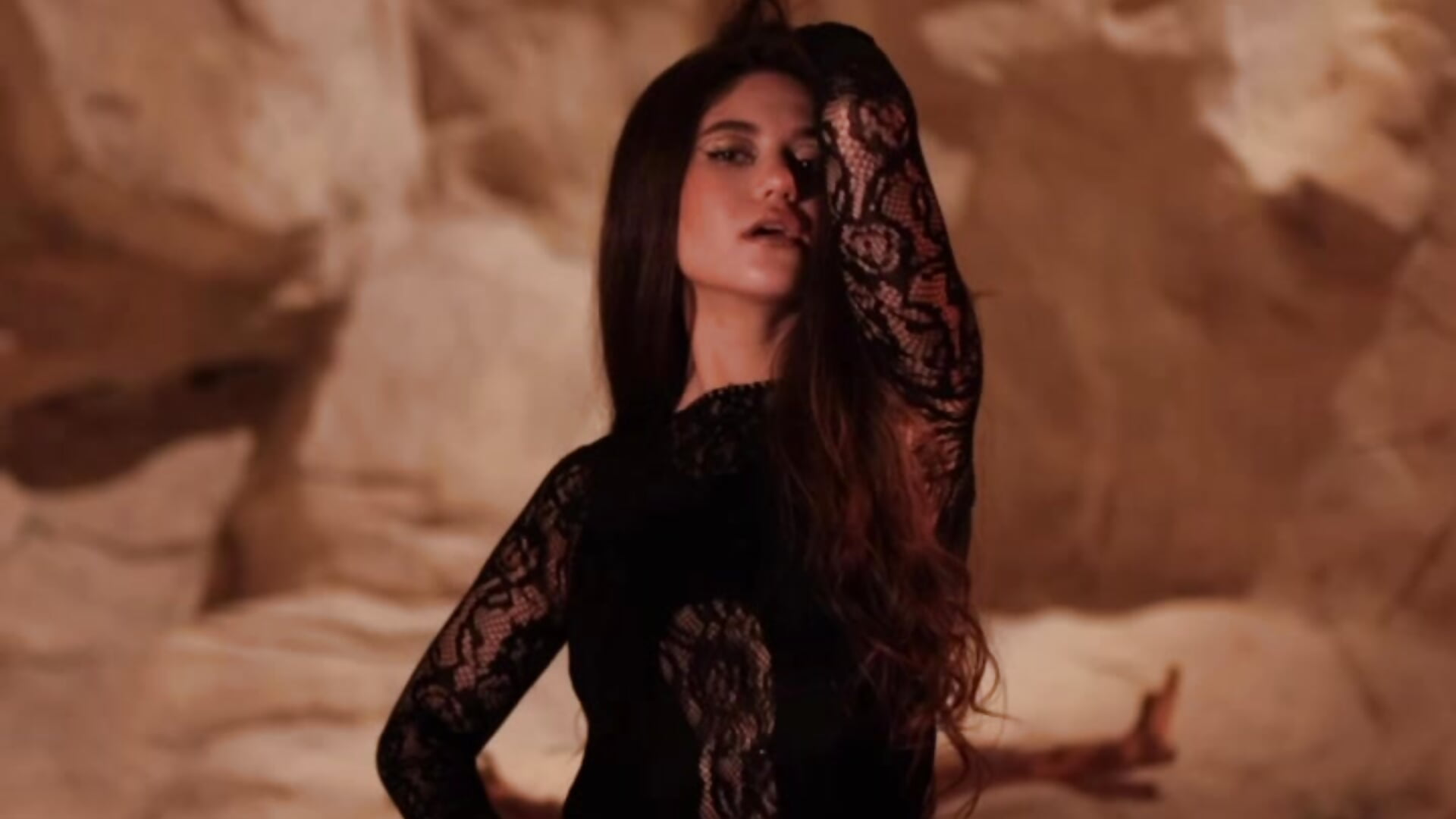 dance - βίντεο μοντέλου SunnyBloss