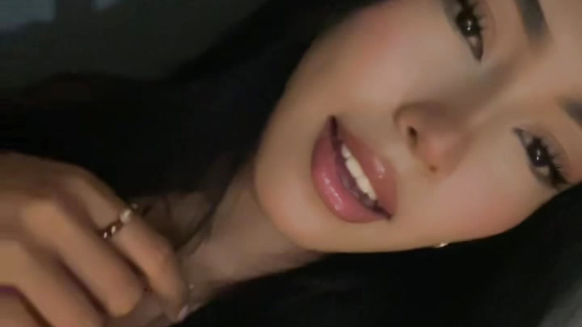 🐈‍⬛💕 – video modela na kameri ValenBeer