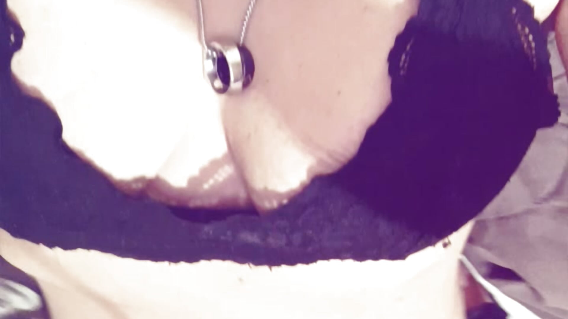 1000825968 – video od webkamerové modelky kikifidm