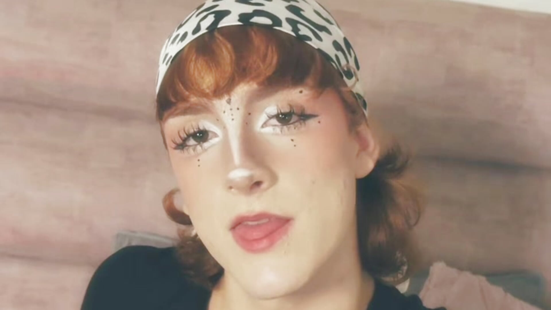 Diamondpierce - Populær cam-modell video 3220
