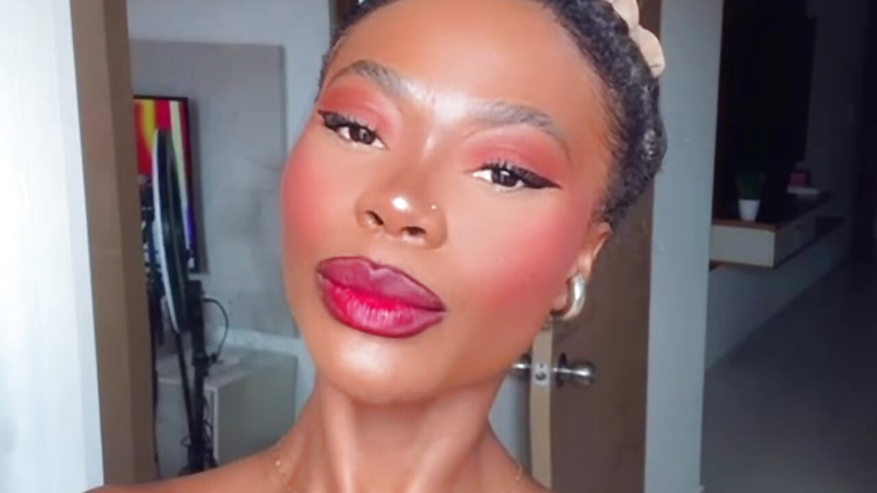 kisss - vídeo de la modelo de cam Ayra-starh