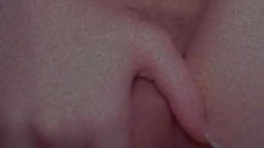 Mama rubbing pussy - video by candyxxxcrusher cam model