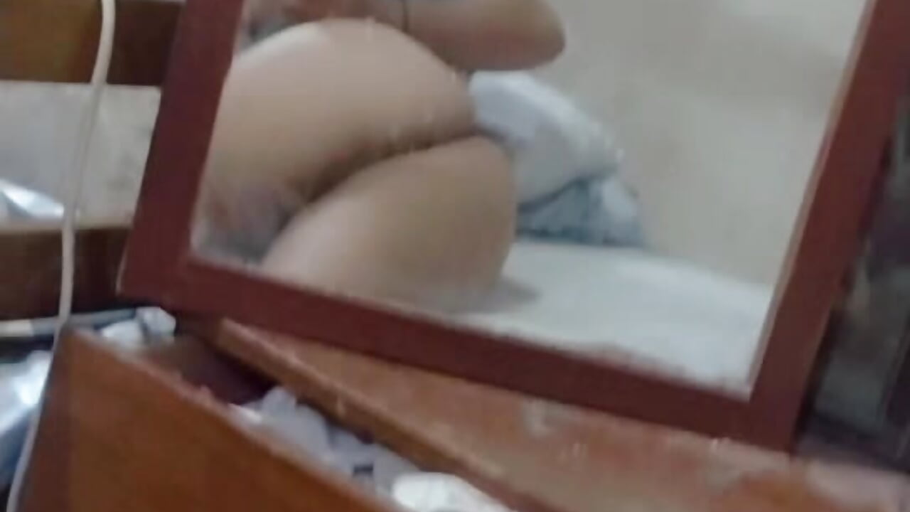 En camita - vídeo de la modelo de cam Morocha_transs