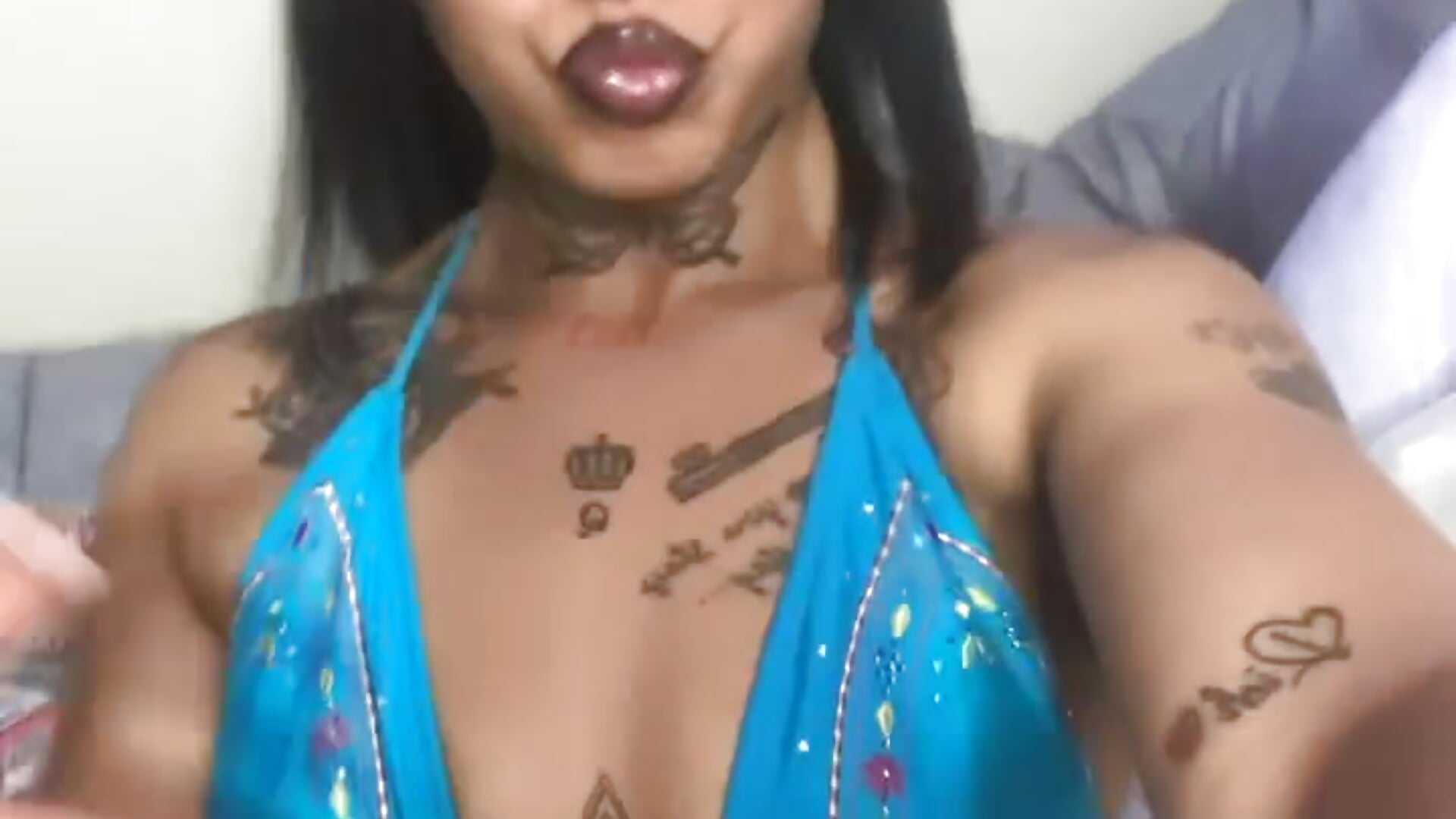 CD186488-879E-4D99-825C-FA26FB14818A - video by Honeyy_bunzzxoxo cam model