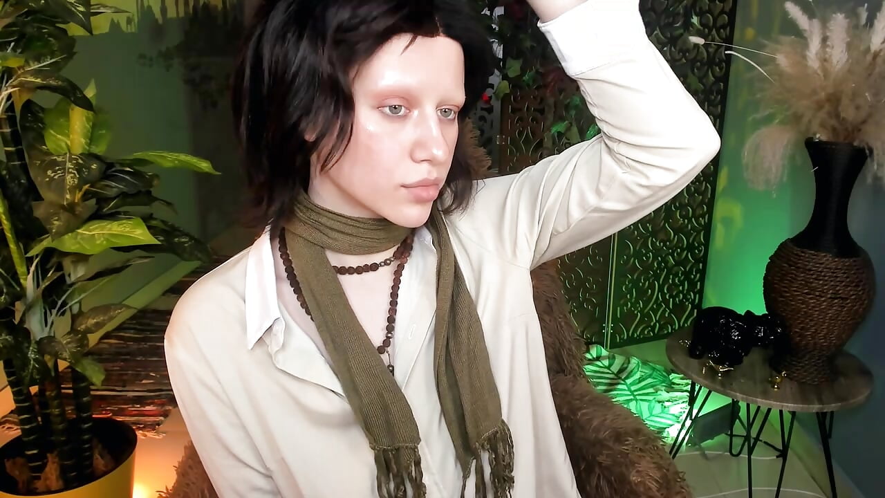 Meet me><🖤 - video by LidaDarknet cam model