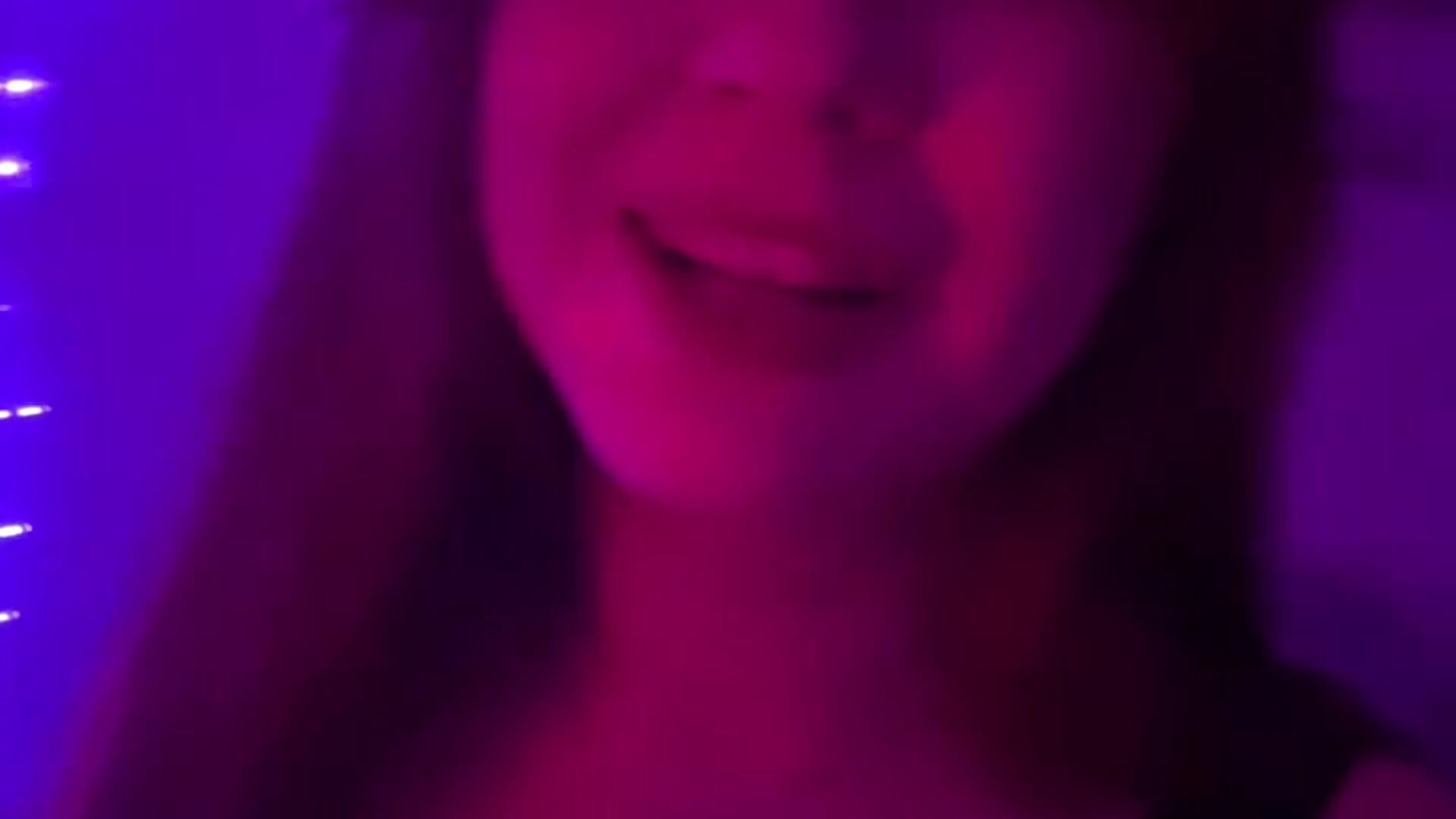 IMG_8528 - วิดีโอโดย NyelleSpir โมเดลแคม