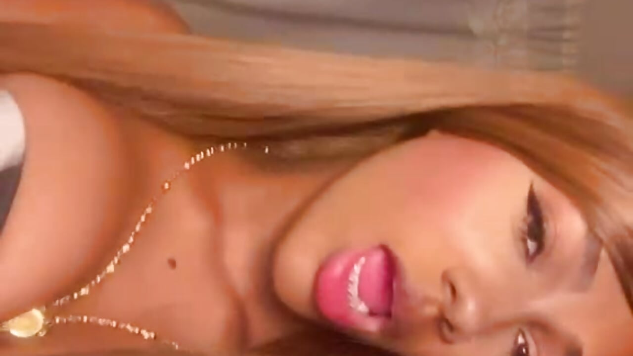 your wife - відео від вебкаммоделі Megan_Brunette2