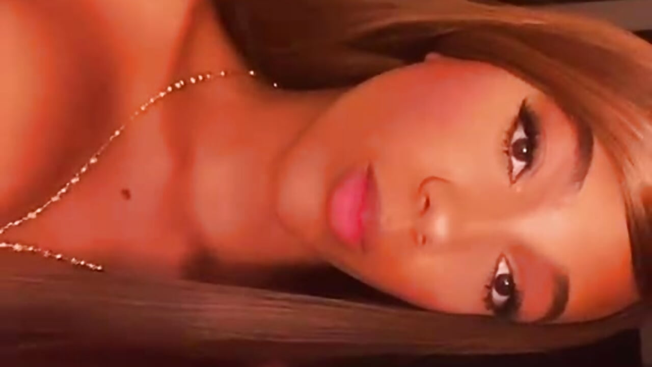 Give me more of you - відео від вебкаммоделі Megan_Brunette2