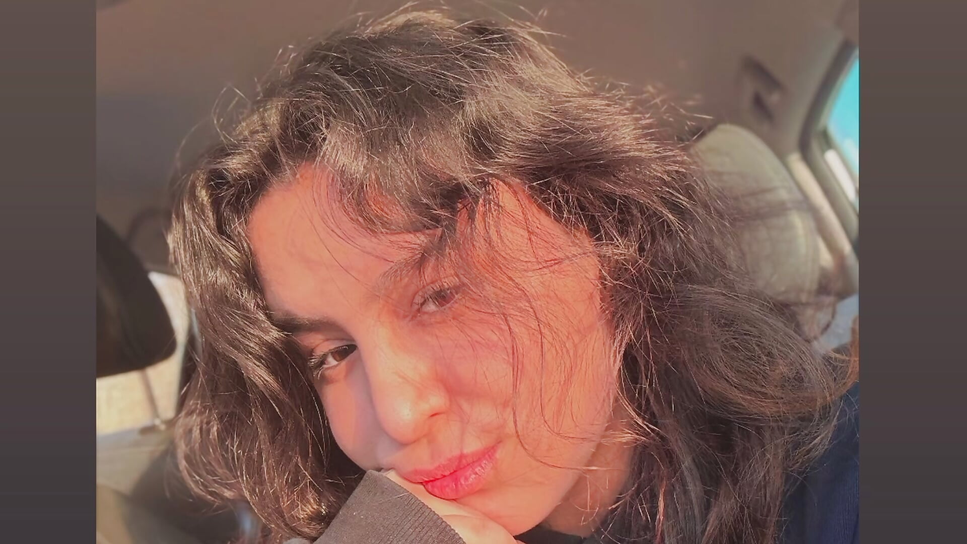 Just me - clip cu ms_Suzy model videochat