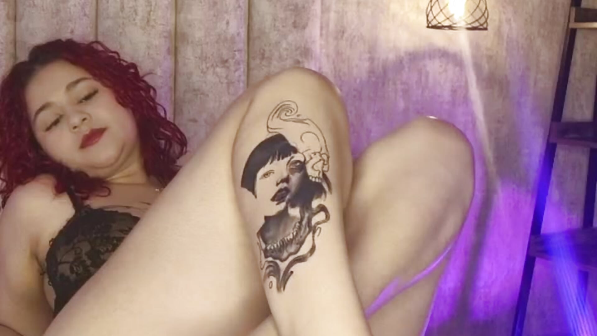 lick my sexy feet - clip cu RosalieVittoria model videochat