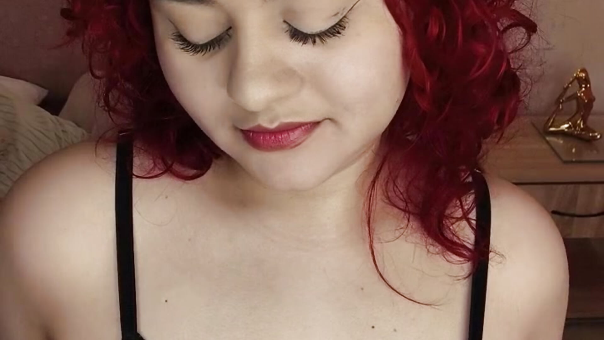 Can you help me remove it?🖤 – видео вебкам-модели RosalieVittoria