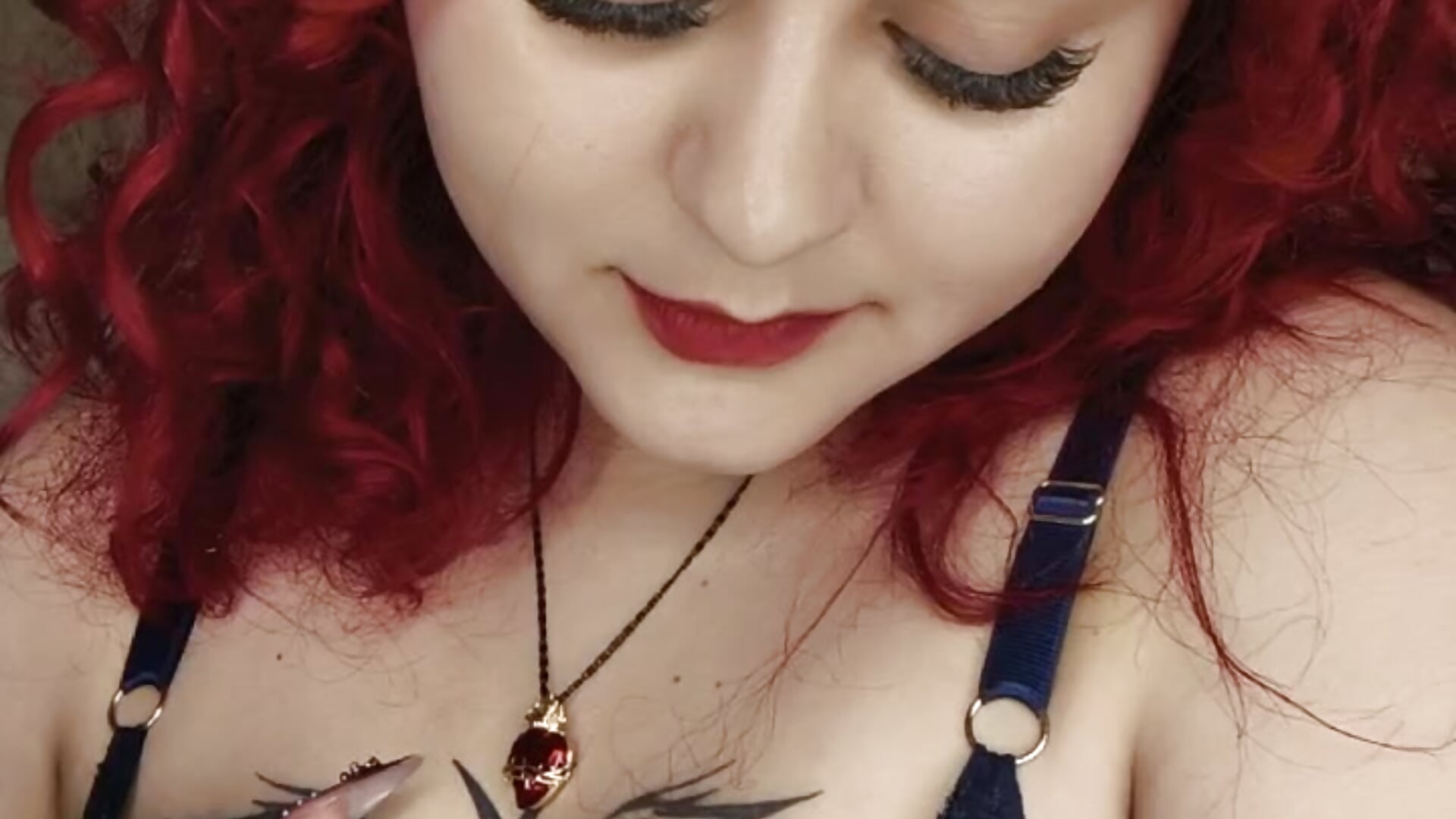 longing to kiss you - video av RosalieVittoria cam model