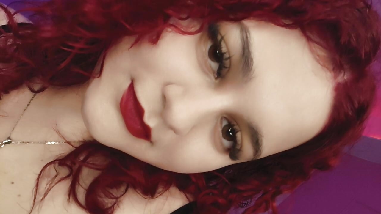 That’s how I want to look at your cock on my face. - vídeo de la modelo de cam RosalieVittoria