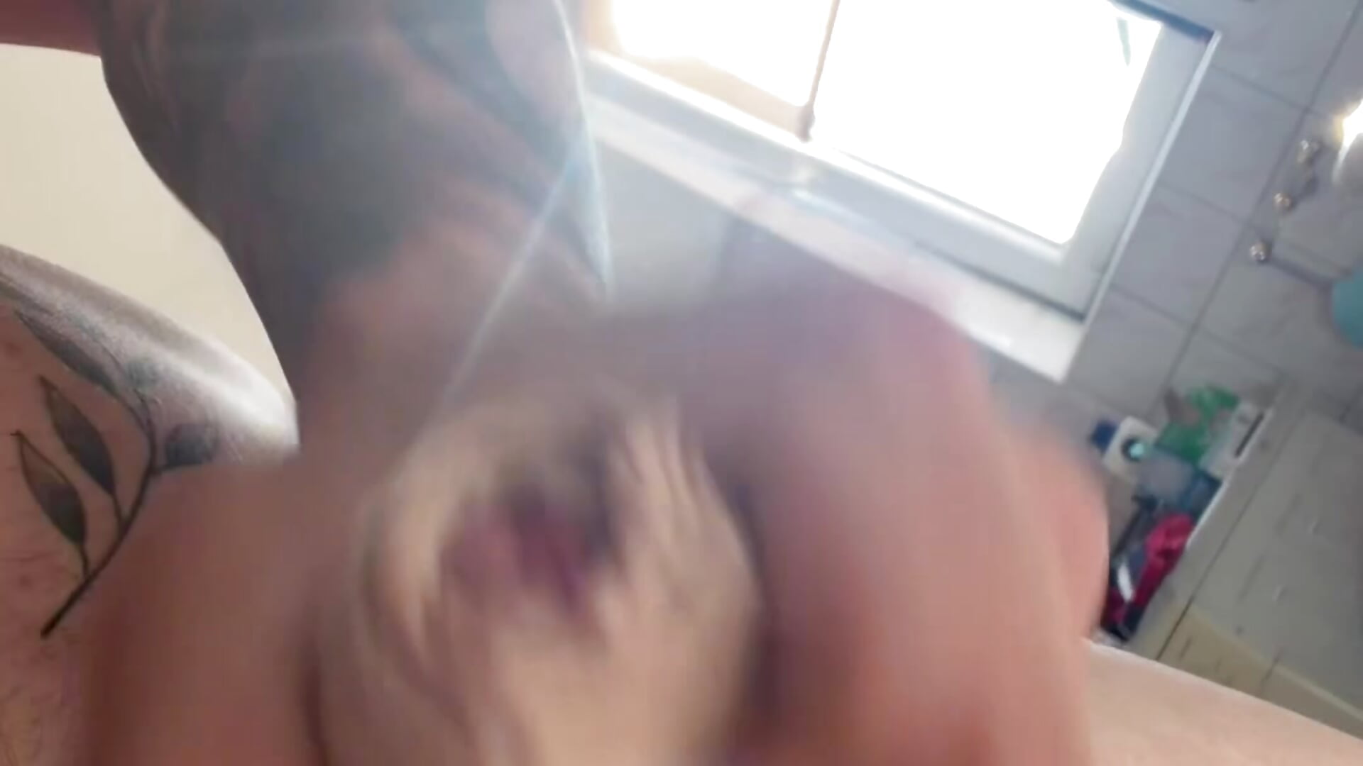 Sacando mi leche bien rico - clip cu boiche model videochat