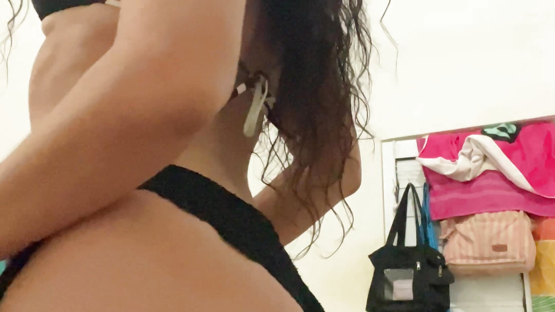 Naked striptease 💦💋 - video by kimberlysnow11 cam model