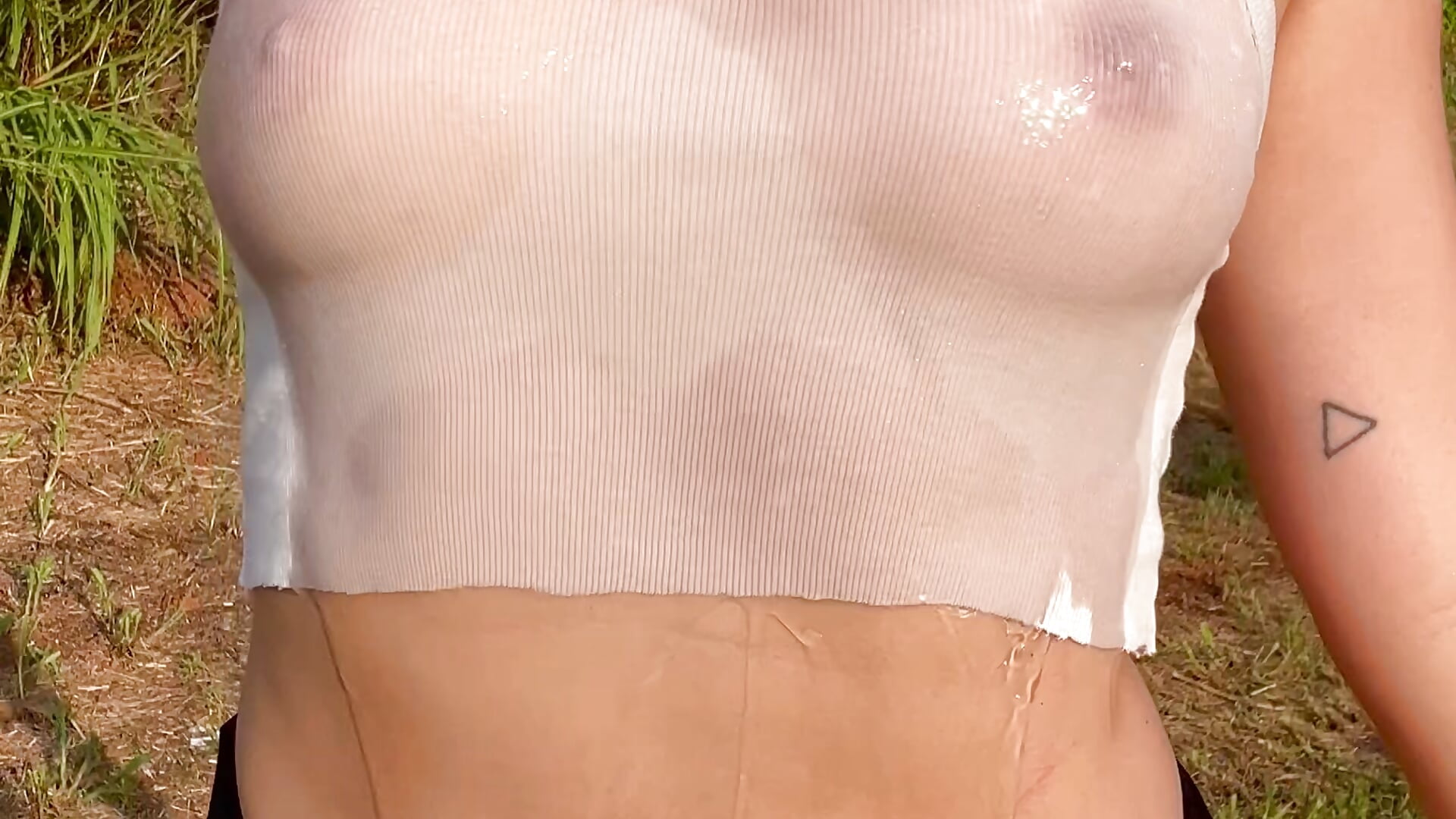 trying to beat the heat 😉💦 - video by maggiemakesyou cam model