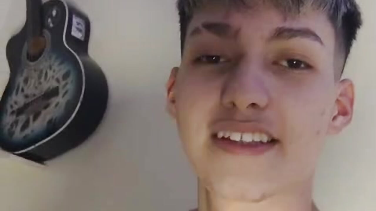 Трендове відео  6595 вебкаммоделі harry_jonshon96