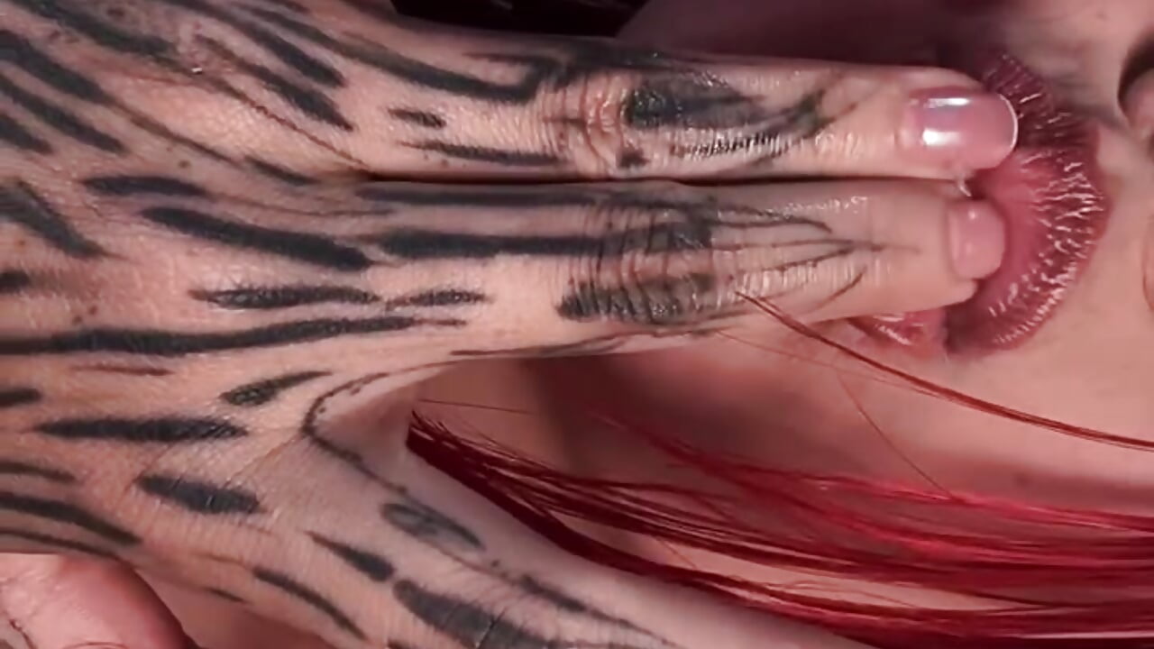 Taste my fingers - video giss_sweet1 kameramallilta