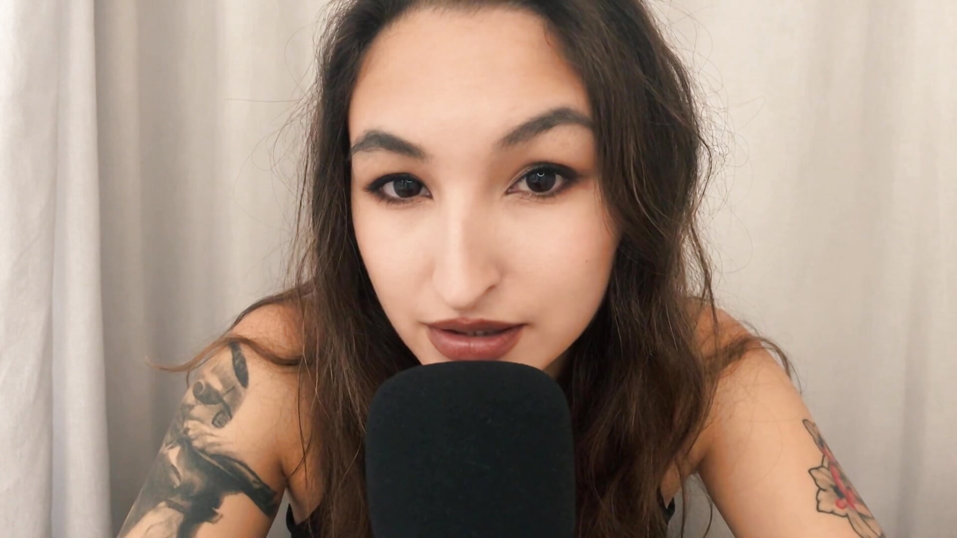 ACMR - video di ChinWineland modella di cam