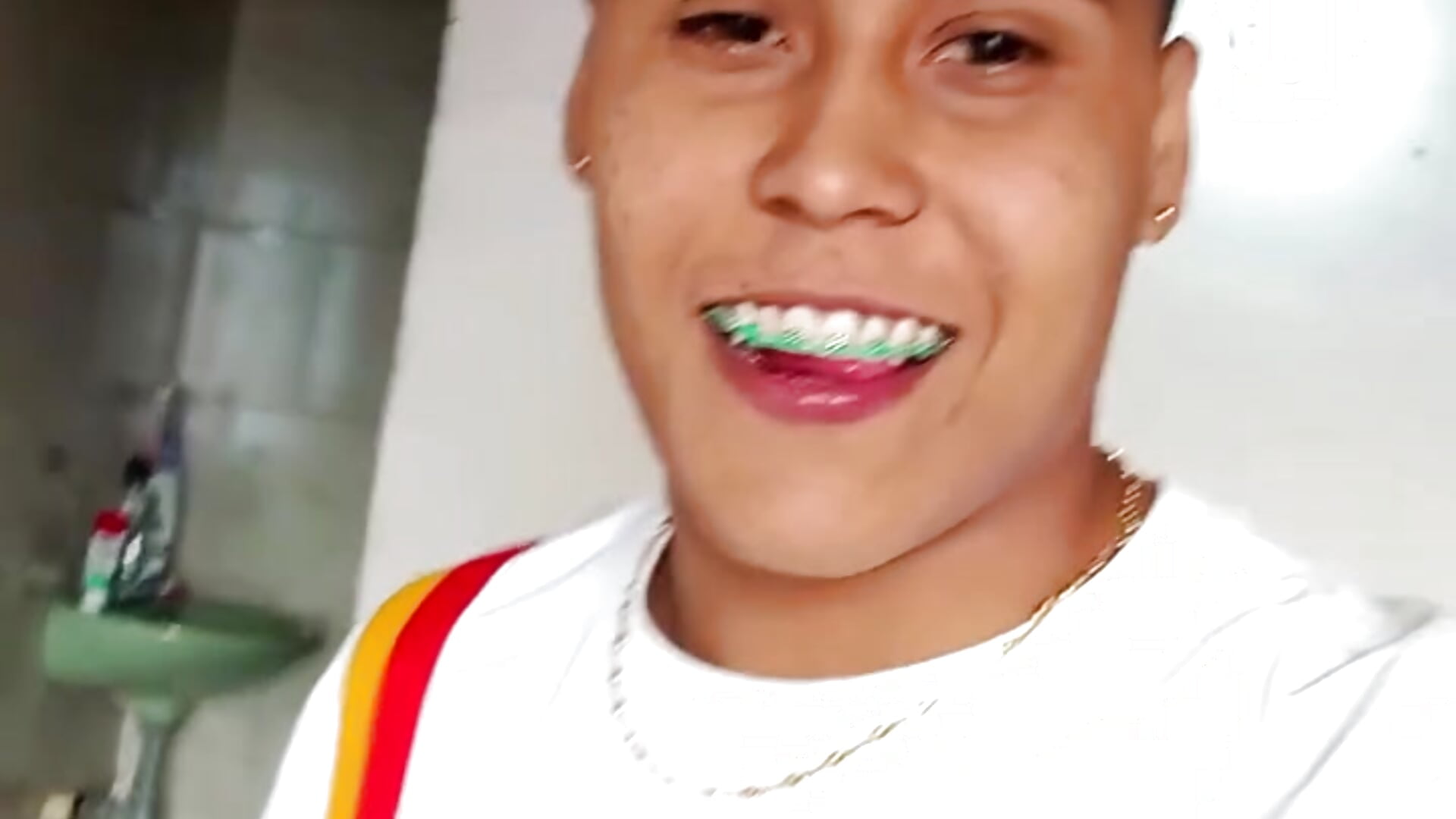 Hey 👑 - video by Thomas_Navarro cam model