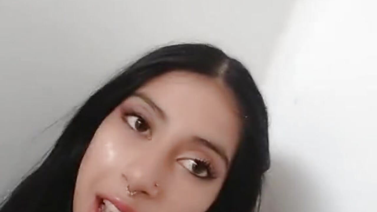 Let's hang up! - video by Dara_Montenegro_ cam model