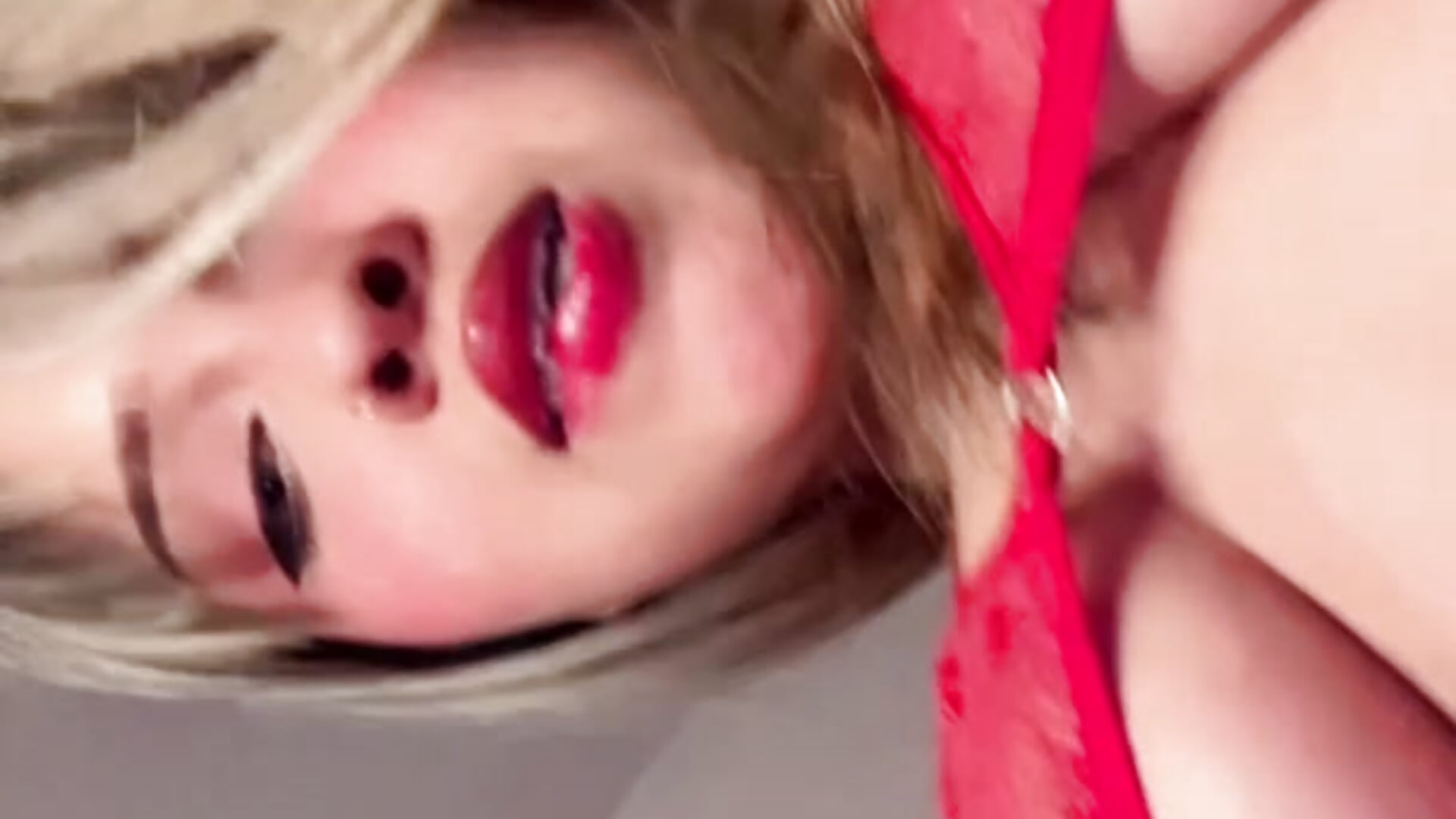 😼 - video by NinaValencia_ cam model