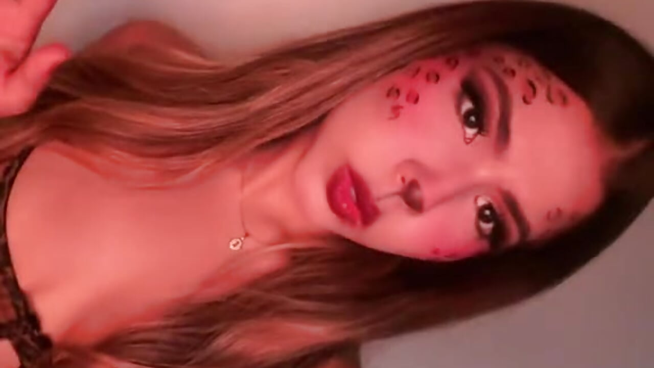 WhatsApp Video 2026-04-14 at 3,06,28 PM – video od webkamerové modelky Nasthia_