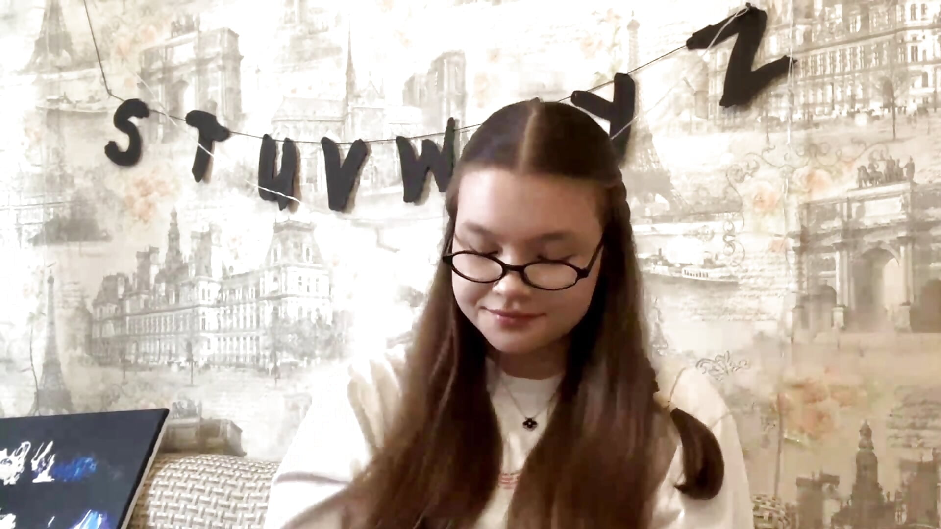 Silk On Skin And Fire Deep Within - video av LeonidaVoter cam model